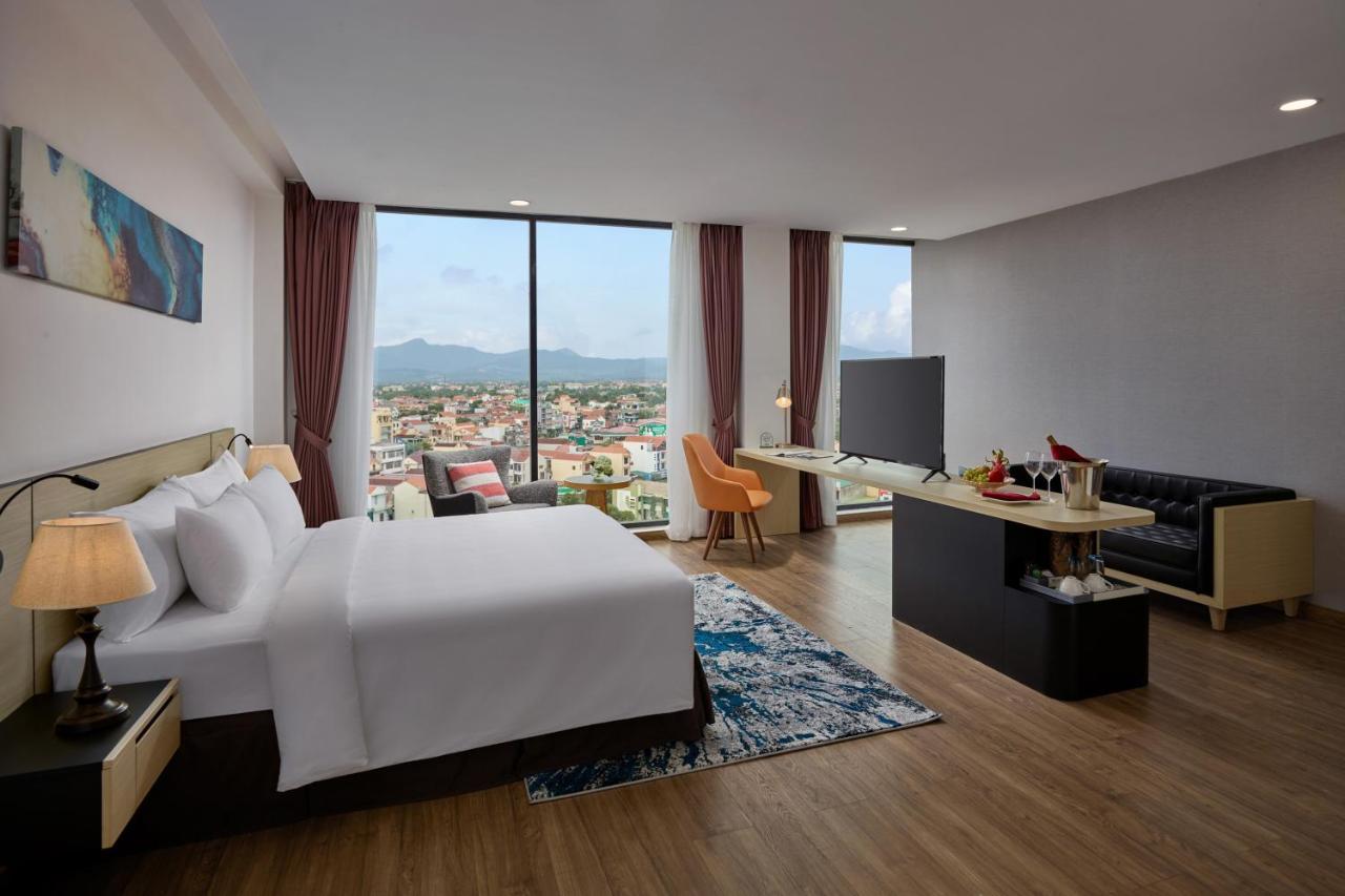 Khach San Sam Quang Binh Hotel Донг Хой Екстериор снимка