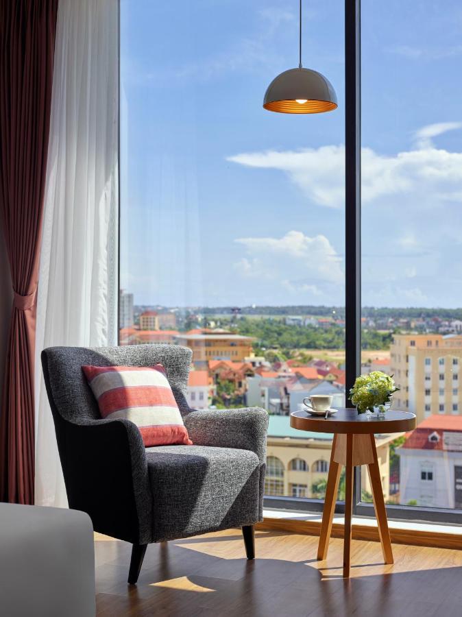 Khach San Sam Quang Binh Hotel Донг Хой Екстериор снимка