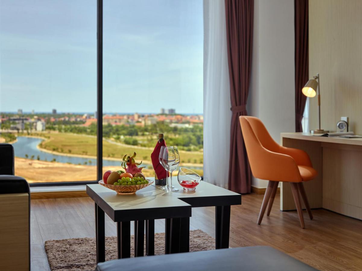 Khach San Sam Quang Binh Hotel Донг Хой Екстериор снимка