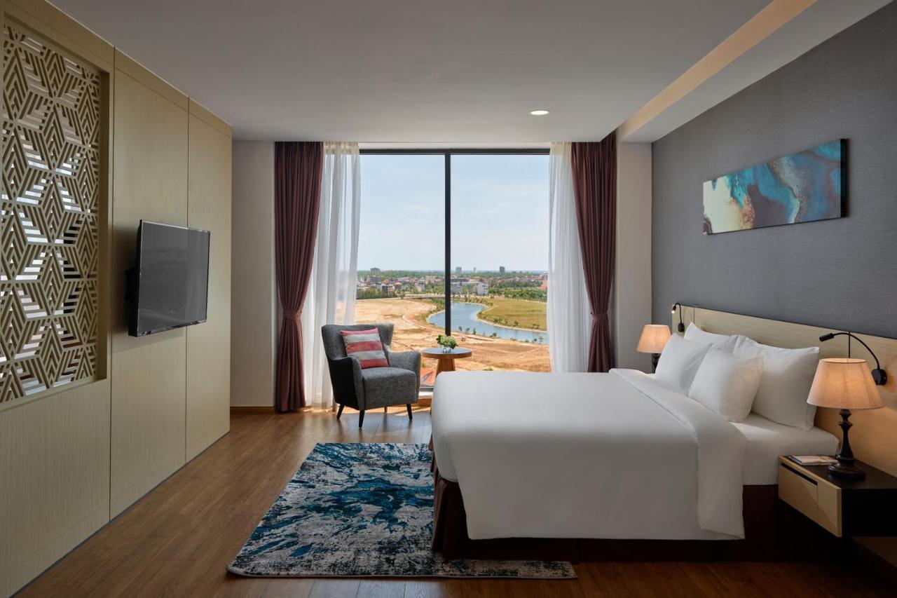 Khach San Sam Quang Binh Hotel Донг Хой Екстериор снимка