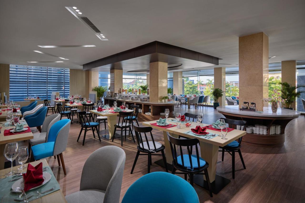 Khach San Sam Quang Binh Hotel Донг Хой Екстериор снимка