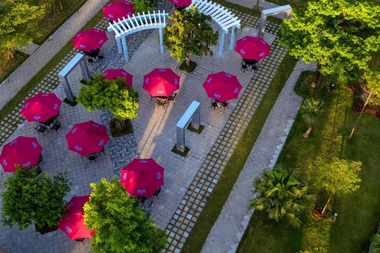 Khach San Sam Quang Binh Hotel Донг Хой Екстериор снимка